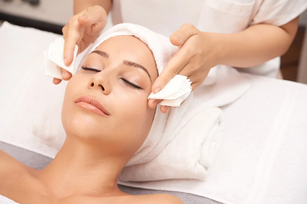 facials image